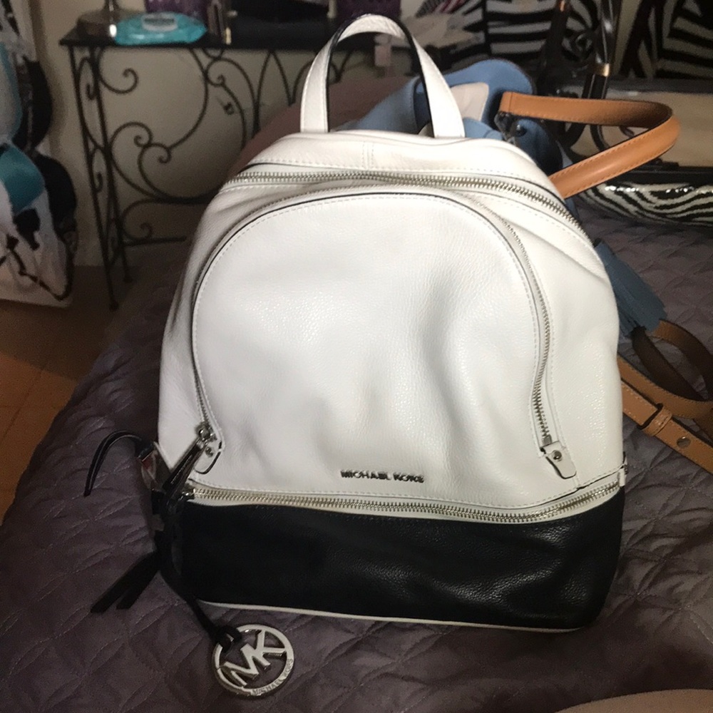 Michael kors back pack hardly used good condition